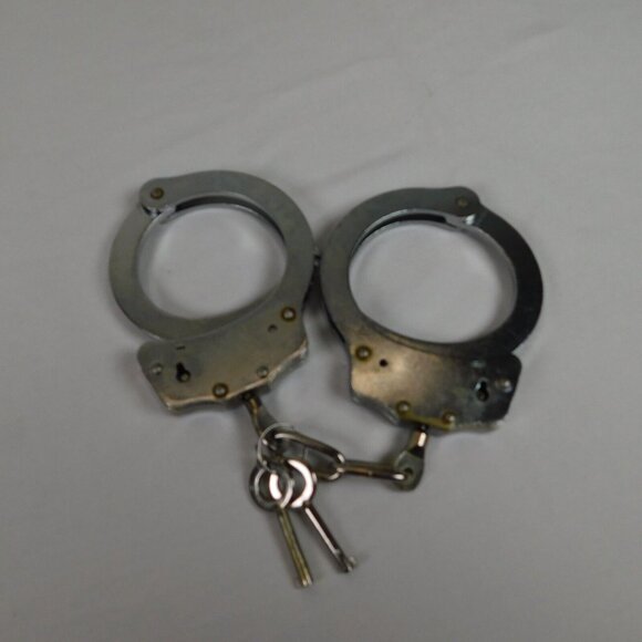 NIB Double Lock Stainless Steel Handcuffs Two Keys Personal Security Made China - Picture 4 of 4
